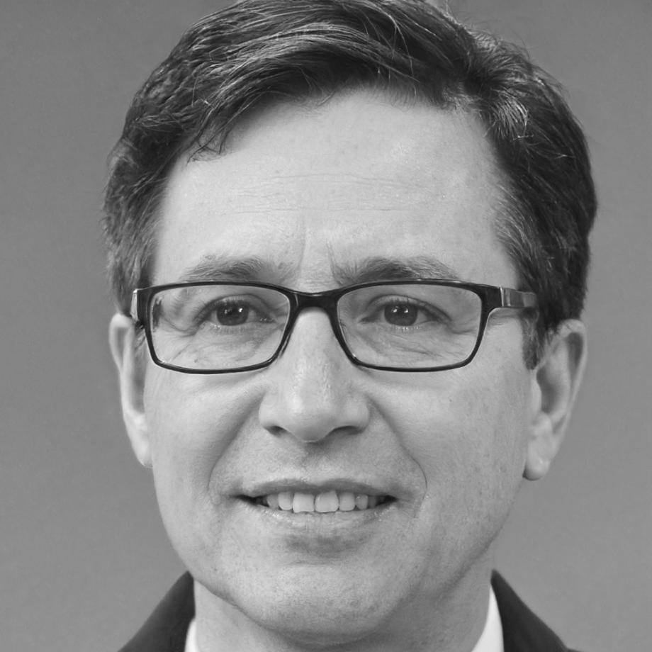 Dr. Lennart Vestergaard, Experte für strategische Wettbewerbsanalyse