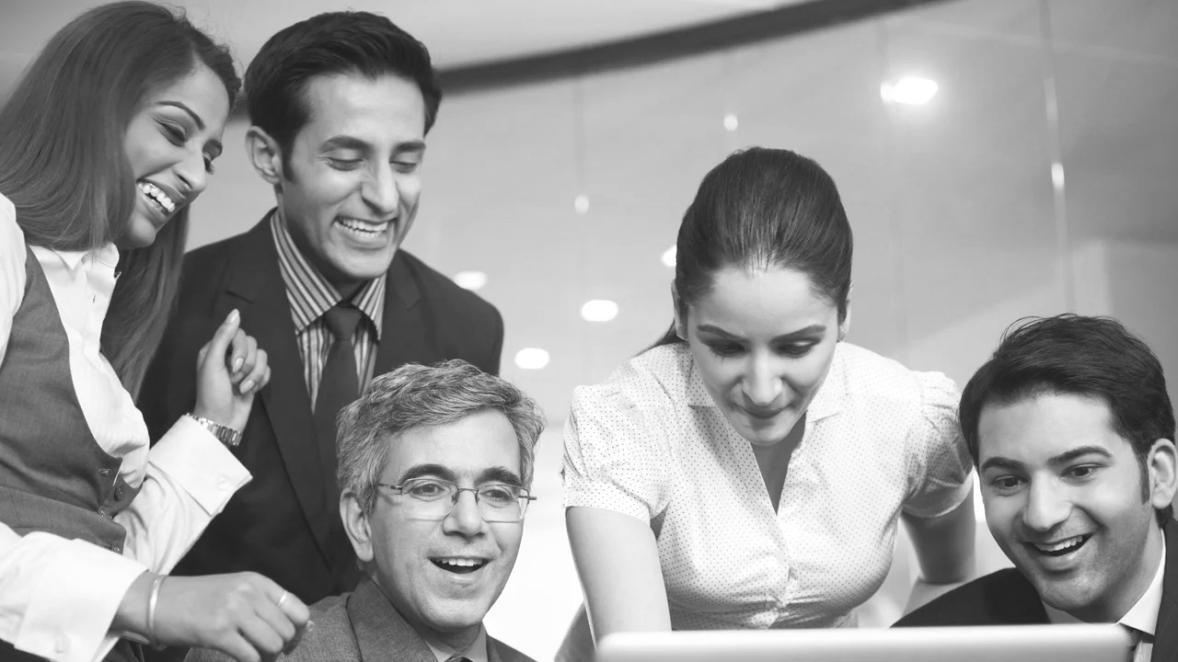 Praktische Arbeit mit Finanzanalyse-Tools und Marktdaten